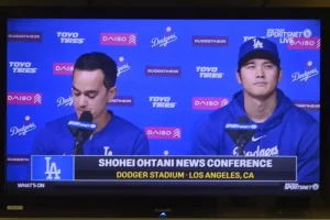 大谷翔平選手と通訳のウィル・アイアトンの写真