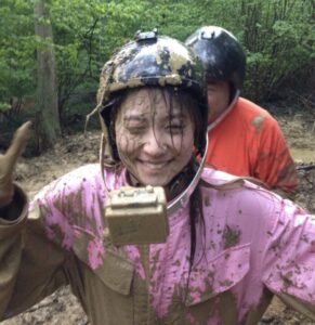 泥まみれの河北麻友子の写真